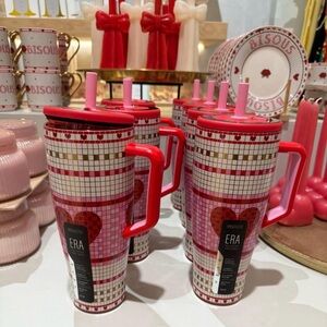 BNIB Brumate Love On Lock- Bistro Tile 40 Oz Era